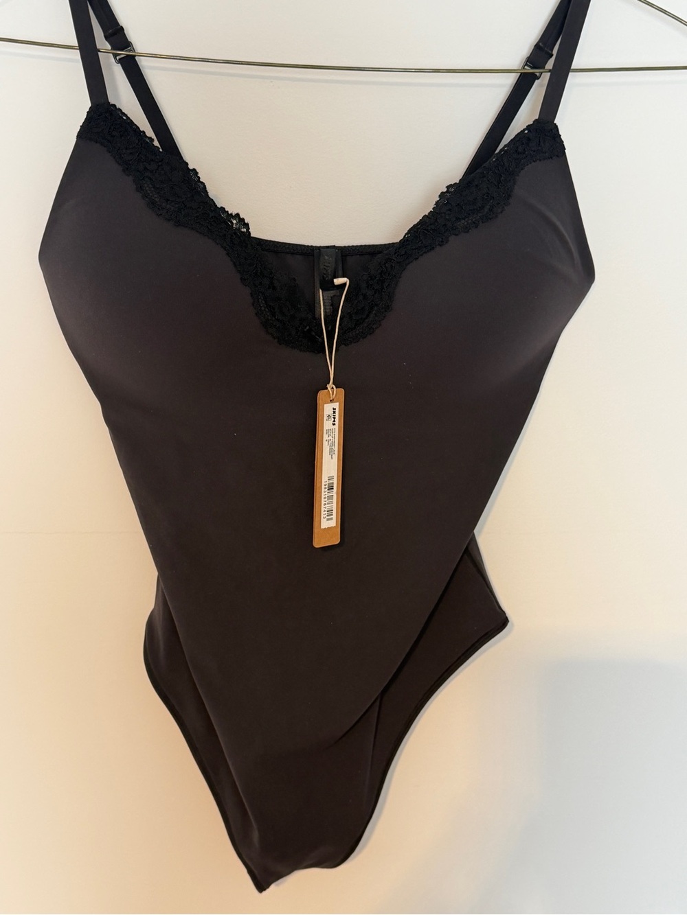 SKIMS Fits Everybody Lace Push-Up Thong Bodysuit Onyx Black M NWT